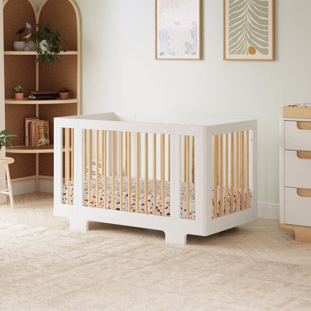 Yuzu 8-in-1 Convertible Crib with All-Stages - White / Natural