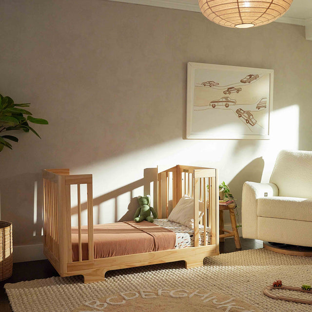 Yuzu 8-in-1 Convertible Crib with All-Stages