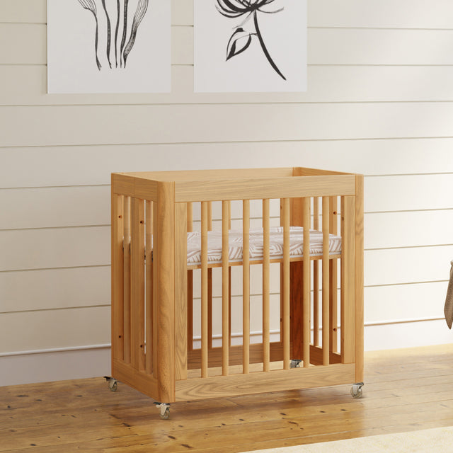 Yuzu 8-in-1 Convertible Crib with All-Stages